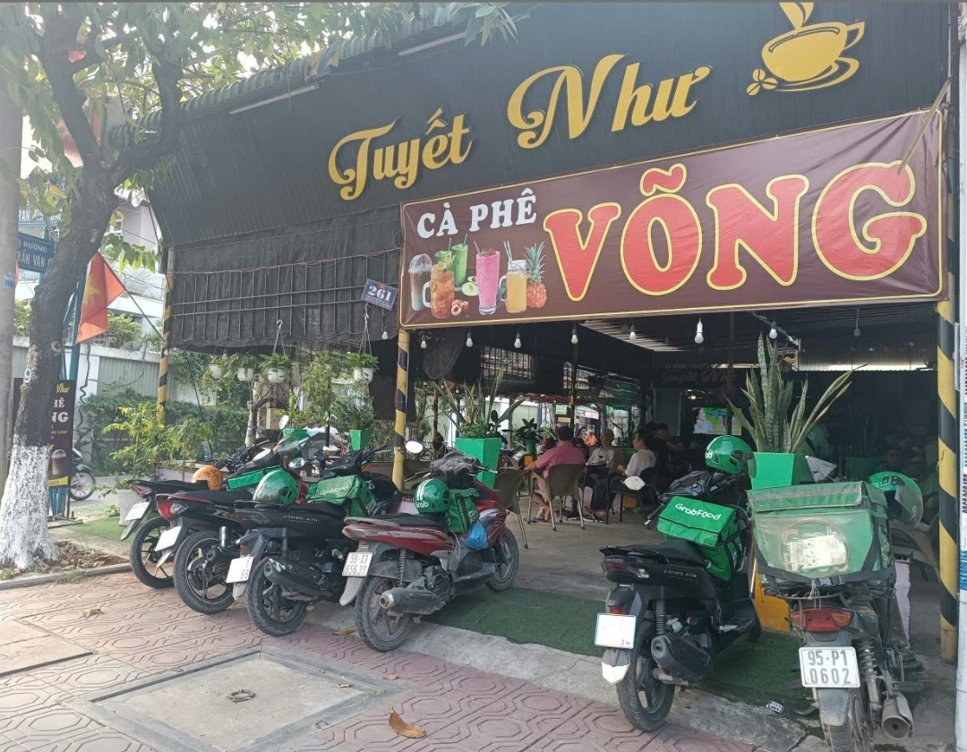 Cà phê Võng Tuyết Như