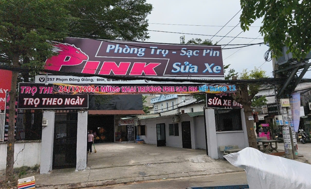 Pink Trạm Sạc – Cà Phê Võng